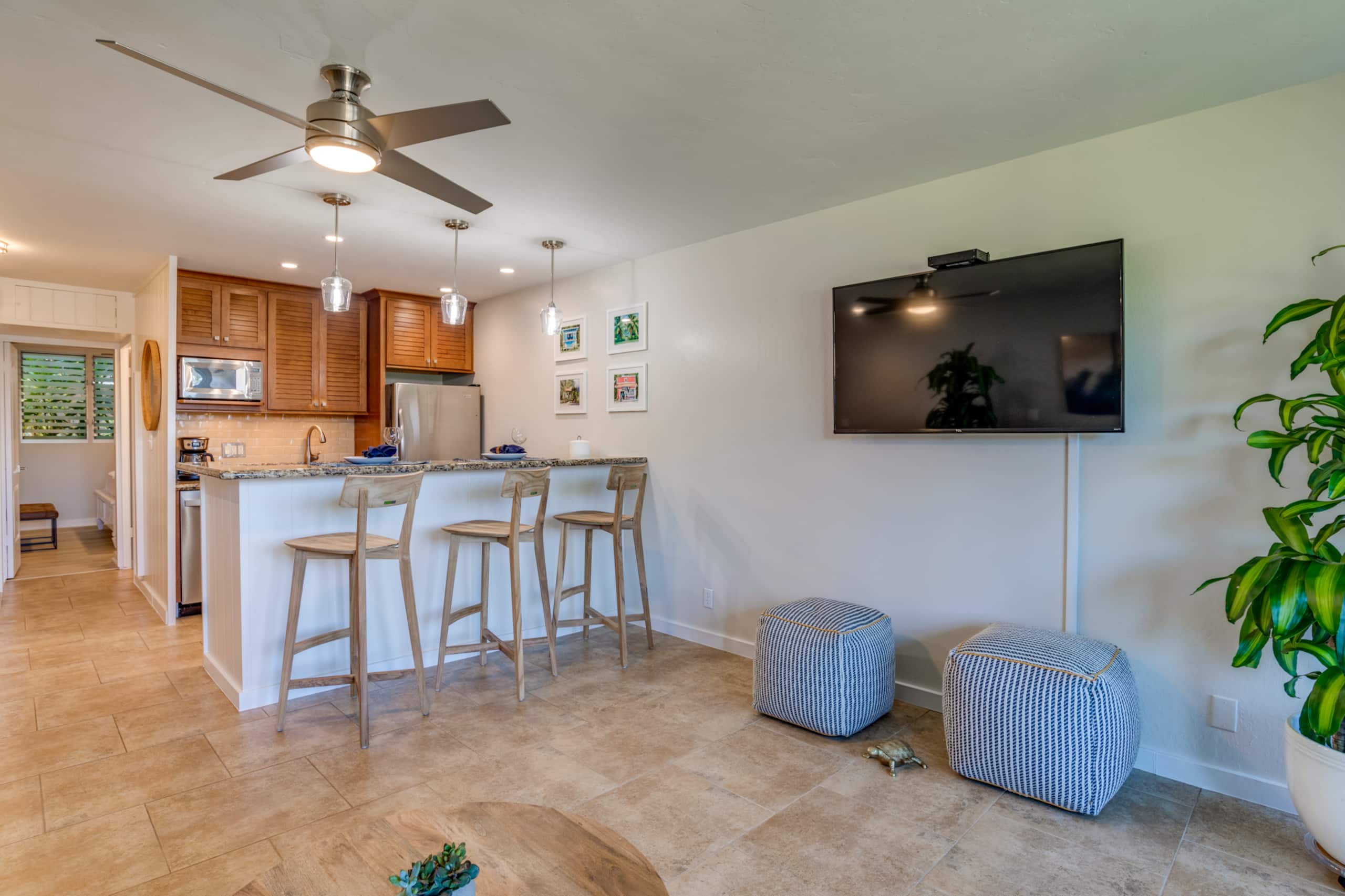 Condo in Lahaina · ★4.95 · 1 bedroom · 2 beds · 1 bath - Image 8