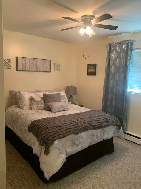 Relaxing - Two Bedroom Suite in Red Deer