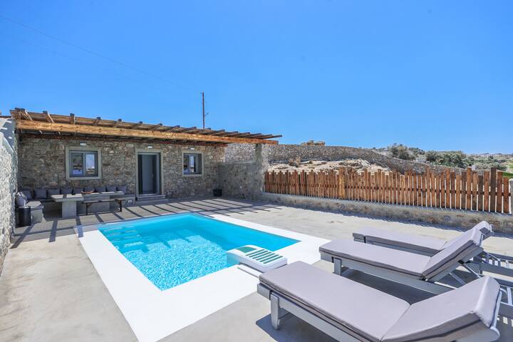 George Villa-II, Private Pool, Town Proximity