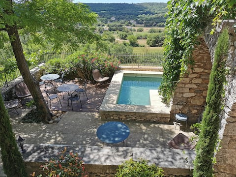 Cottage for 15 people in 8 bedrooms 8 shower/WC near Uzès