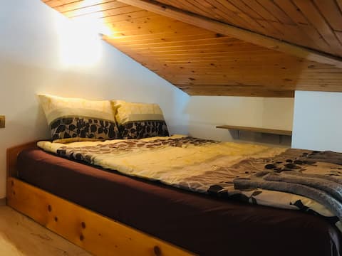 Successful Airbnb property: Self-catering Studio,Metro Station,NBU,Bus station in Овча Купел 1
