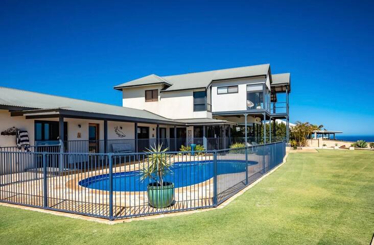 Red Bluff Coastal Retreat gallery image 4