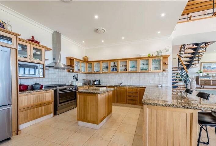 Red Bluff Coastal Retreat gallery image 5