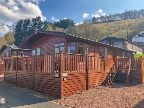 Popular Airbnb listing: Loughrigg lodge, home from home lodge with parking in Windermere And Bowness