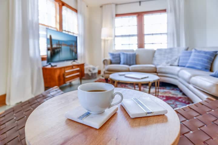 Clementine Cottage - Racine, WI