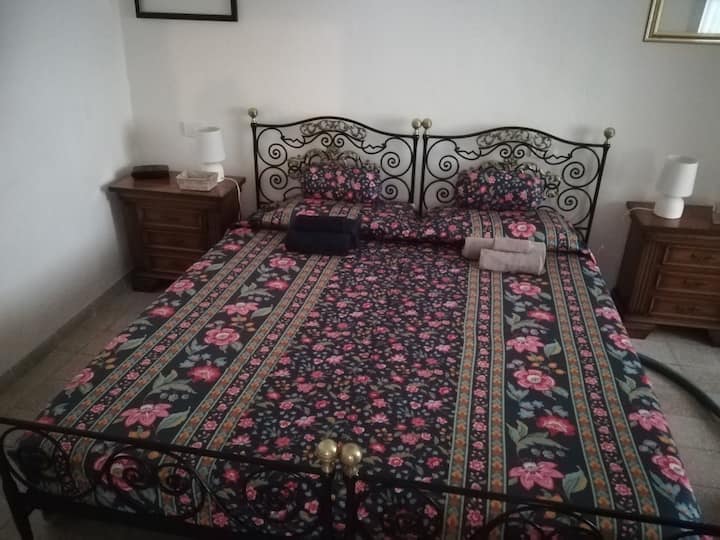 Chambre au premier étage (double ou deux lits simples - au choix