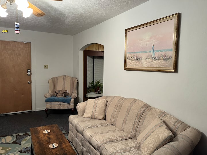3 Min Walk To Everything Downtown Fairborn Offers! - Holiday Valley, OH