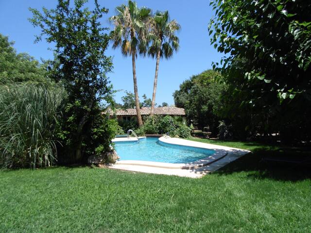 Preciosa villa con piscina en plena naturaleza