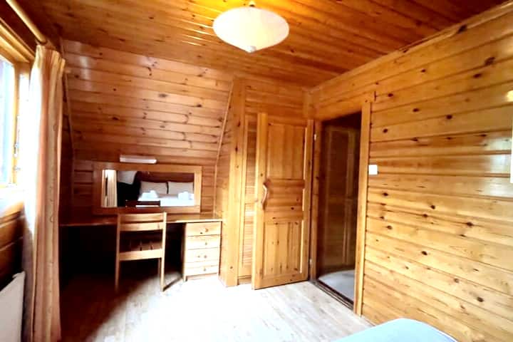 Cowslip Lodge

Finlake Resort & Spa

Chudleigh South Devon
TQ13 0EJ