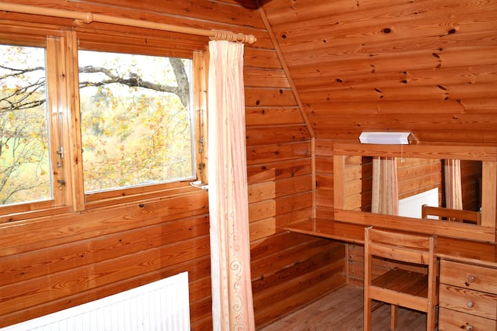 Cowslip Lodge

Finlake Resort & Spa

Chudleigh South Devon
TQ13 0EJ