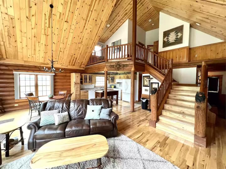 Cozy Cabin On 20 Acres W/ Private Beach And Pond - Wisconsin
