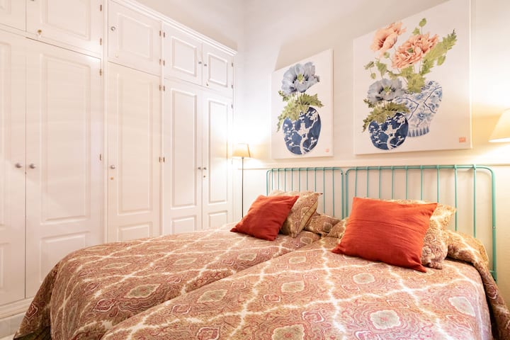 Მესამე საძინებელი ორი ერთადგილიანი საწოლით