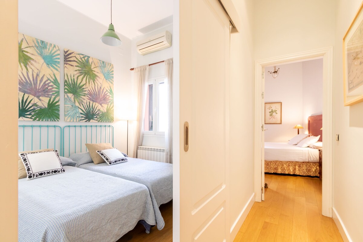 俯瞰次卧的走廊