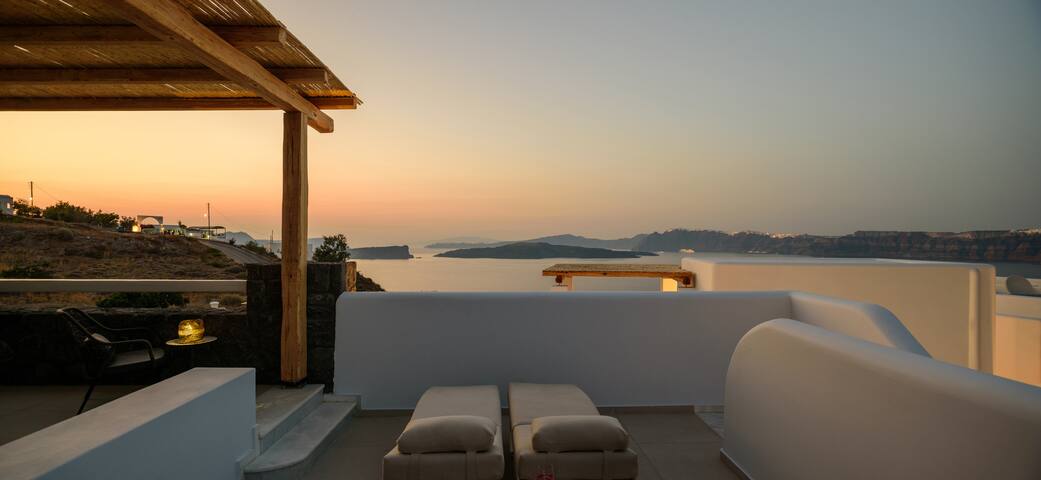 Master Villa at Acro Blue Luxury Villas!!! gallery image 2