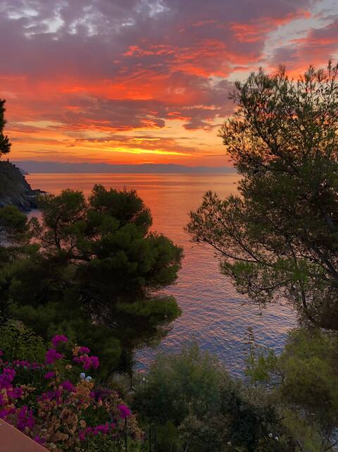 Cokkinis villa with beautiful sea view