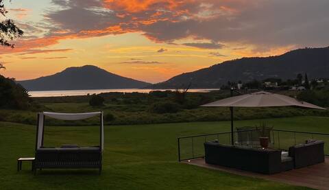 Casa El Arco: Lakefront property in Valle de Bravo