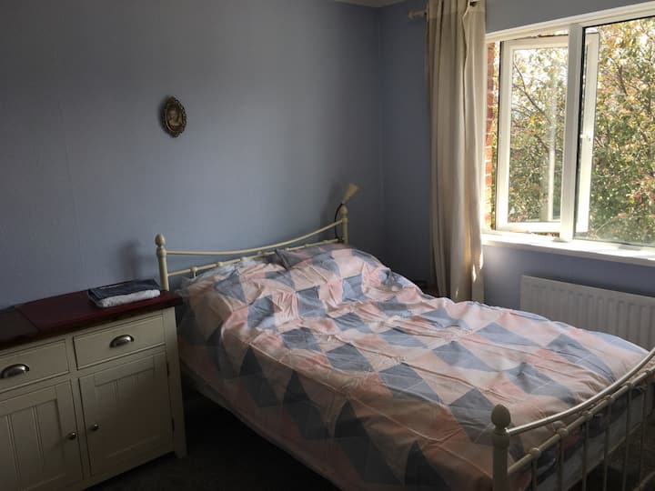 Accommodation For Two In Historic West Belfast... - Belfast