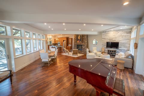 Successful Airbnb property: Tahoe-style craftsman home with 2 fireplaces! in Oakland