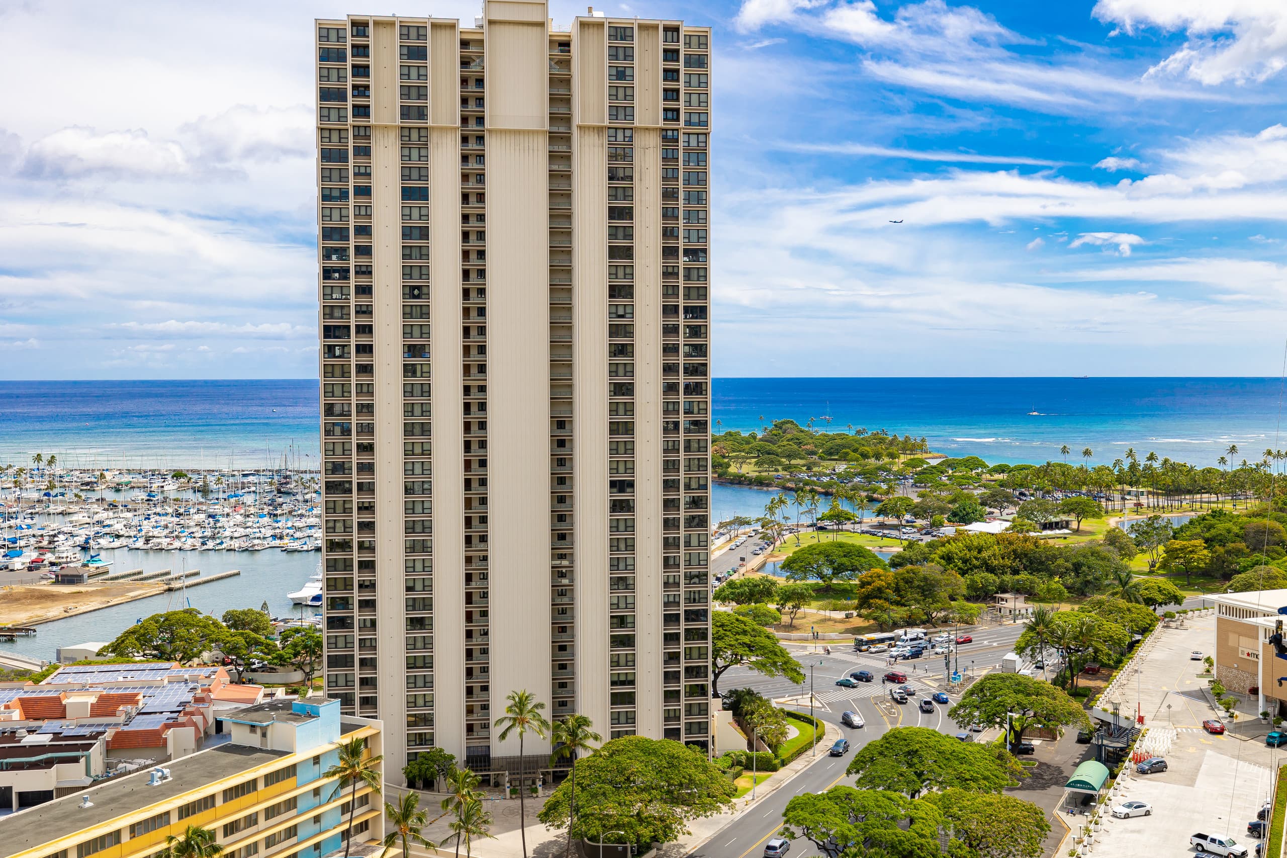 Renovated HighRise Views In The Heart of Town - Image 12