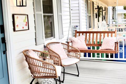 🍓Casa Fresa! Newly renovated- walk to 🏖 & shops