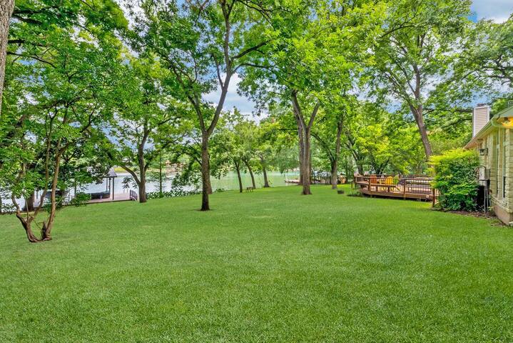Serene Lakefront Home on Lake Austin gallery image 3