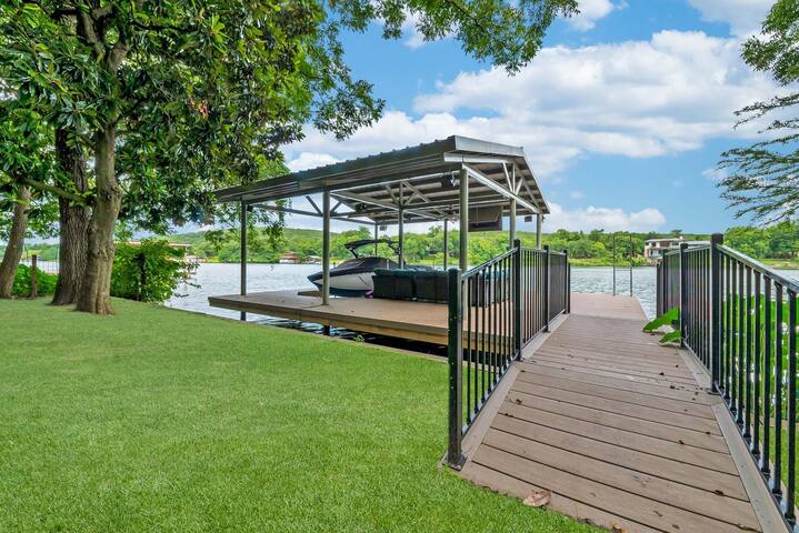 Serene Lakefront Home on Lake Austin gallery image 2