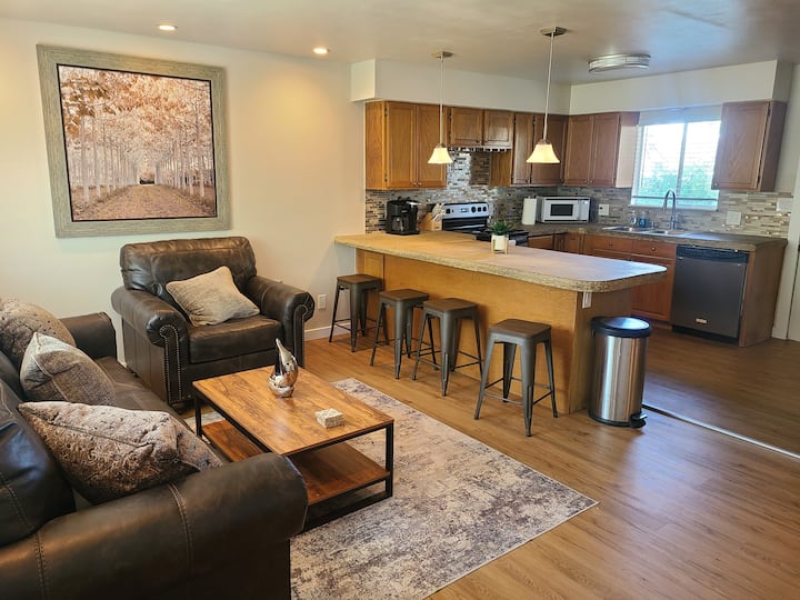 Applewood Charming Two Bedroom Big Fenced Yard Houses for Rent in