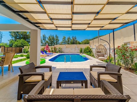 Successful Airbnb property: Comfortable villa with large pool on a farm in nature in Seydikemer