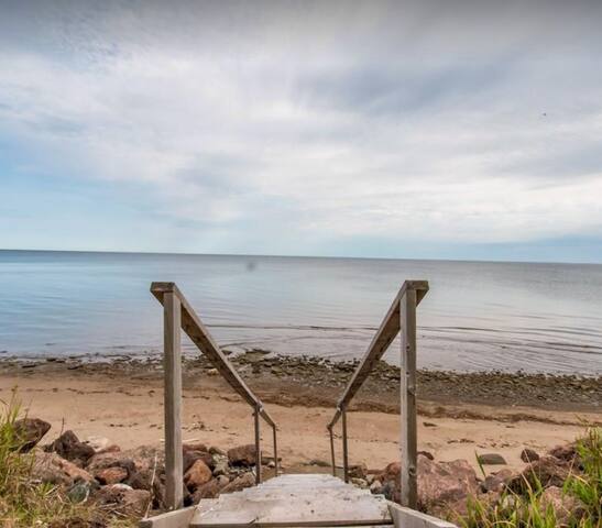 Beach-Front Cottage on Northumberland Strait gallery image 4