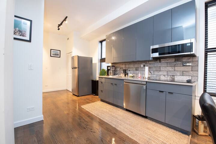 Charming & Comfy Gem ~ 10 Mins to Downtown ~Patio! gallery image 5