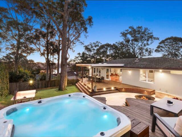 Beautiful family home with a pool and water views gallery image 2