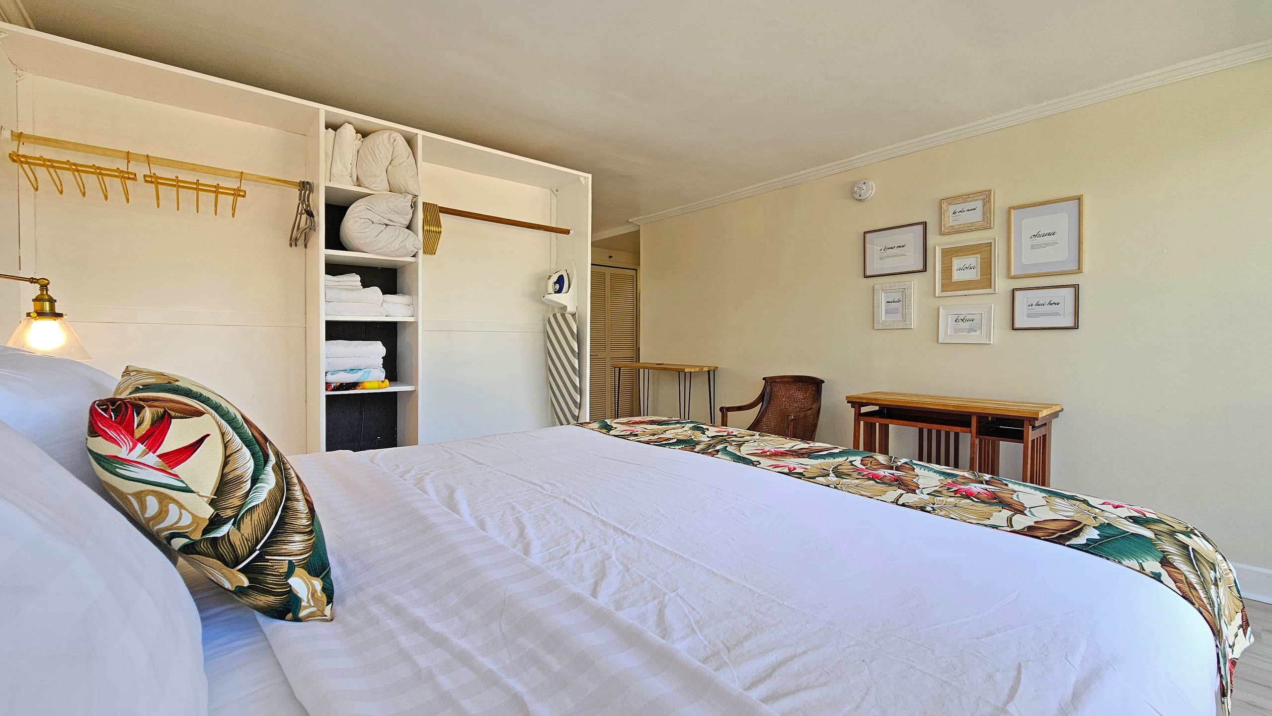 Condo in Honolulu · ★4.8 · Studio · 1 bed · 1 private bath - Image 39