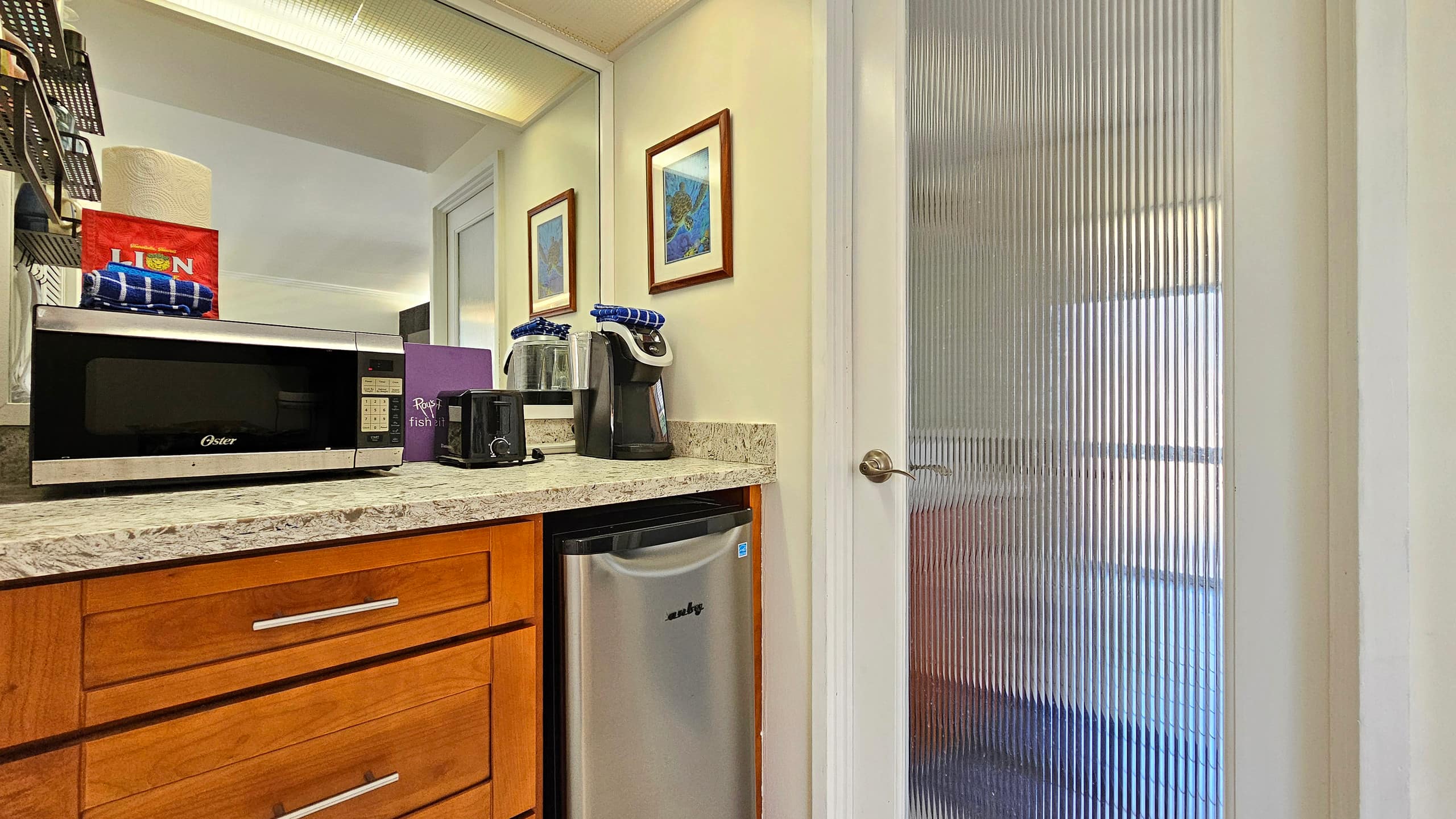 Condo in Honolulu · ★4.8 · Studio · 1 bed · 1 private bath - Image 7
