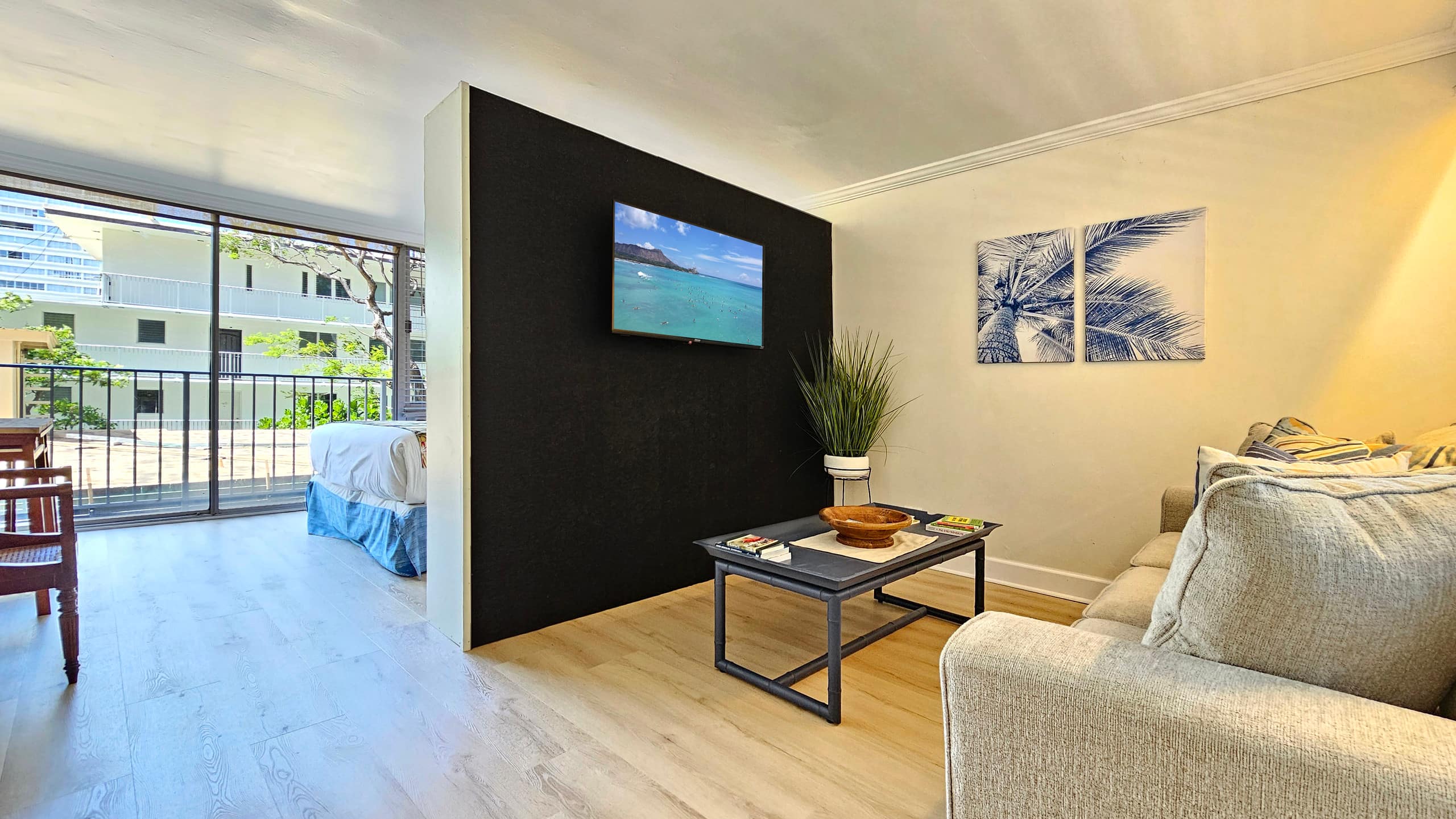 Condo in Honolulu · ★4.8 · Studio · 1 bed · 1 private bath - Image 4