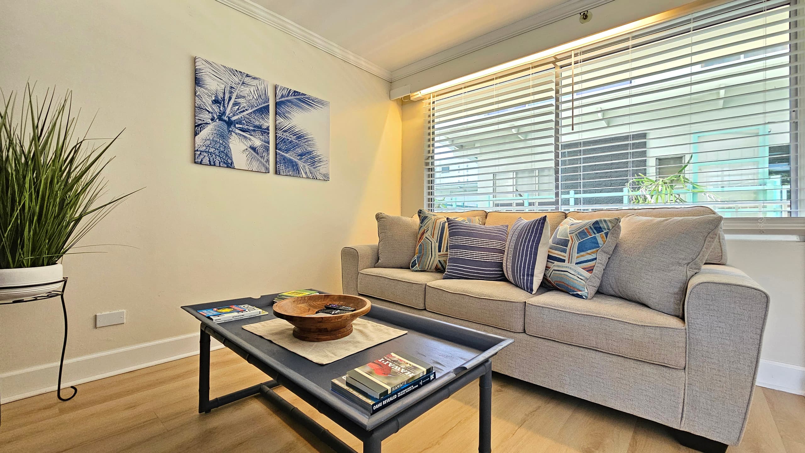 Condo in Honolulu · ★4.8 · Studio · 1 bed · 1 private bath - Image 5