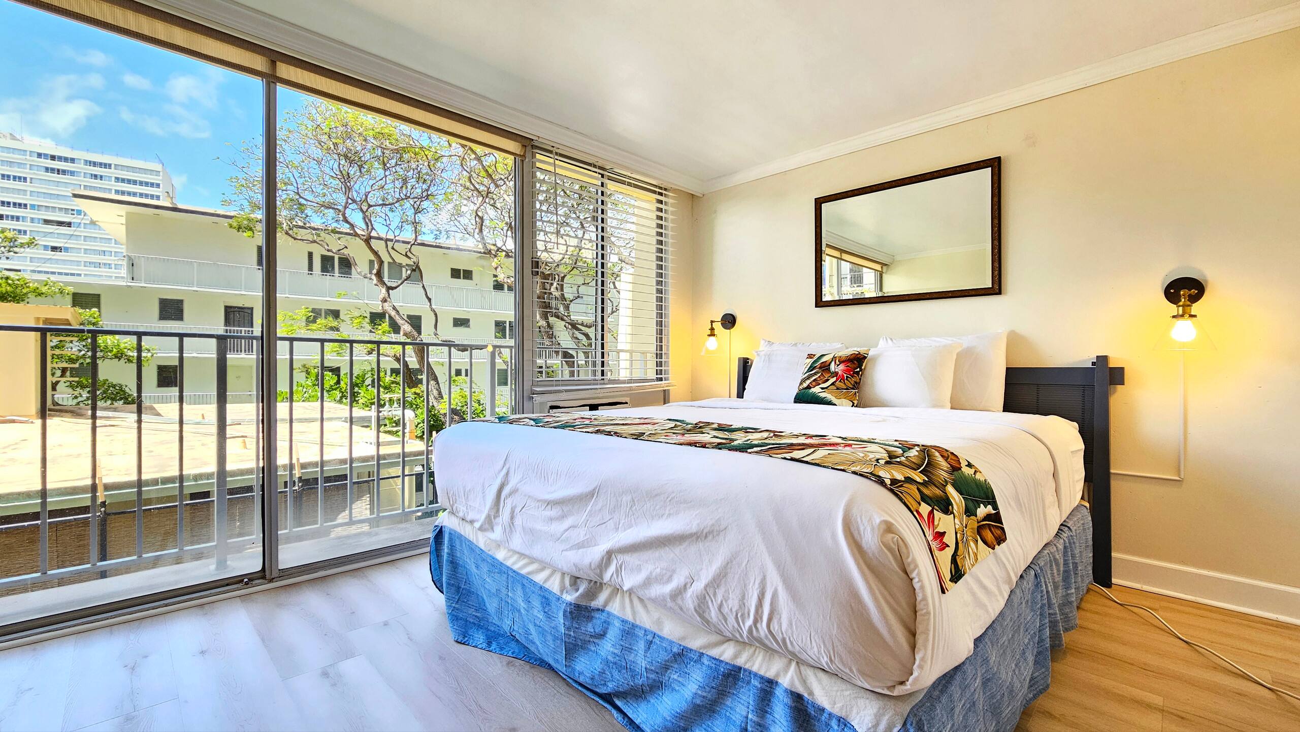 Condo in Honolulu · ★4.8 · Studio · 1 bed · 1 private bath - Image 42