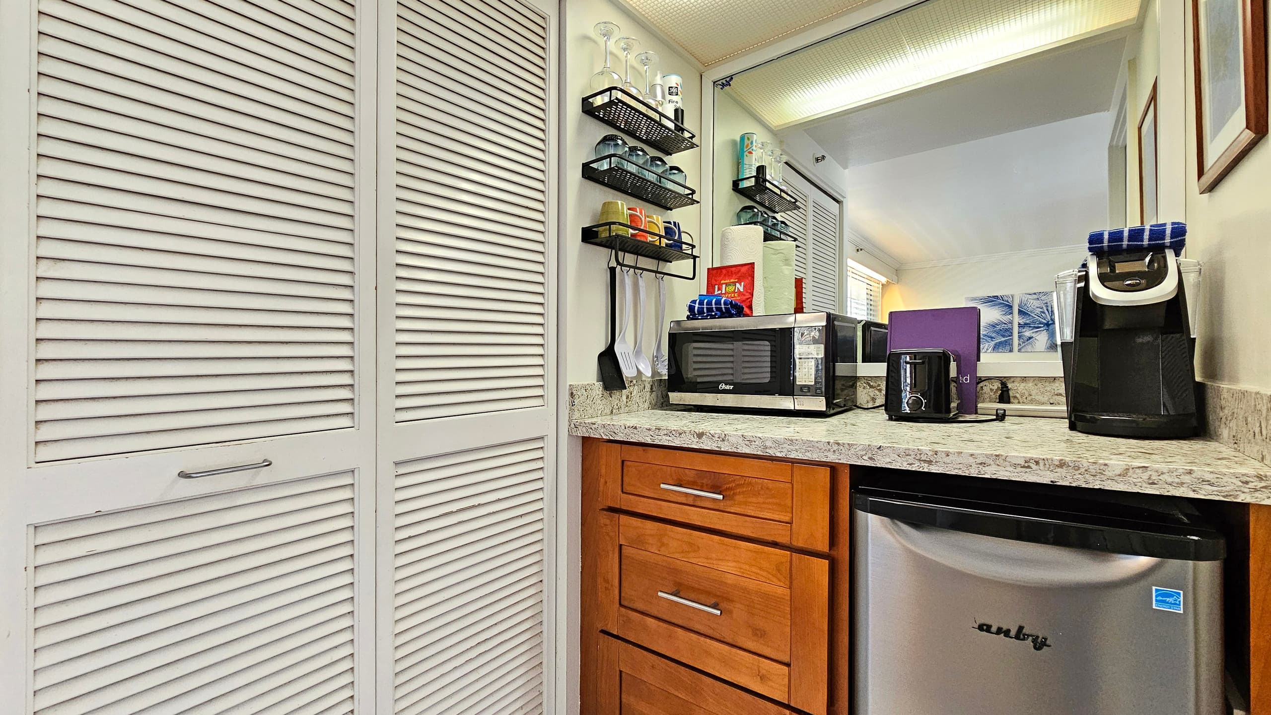 Condo in Honolulu · ★4.8 · Studio · 1 bed · 1 private bath - Image 8
