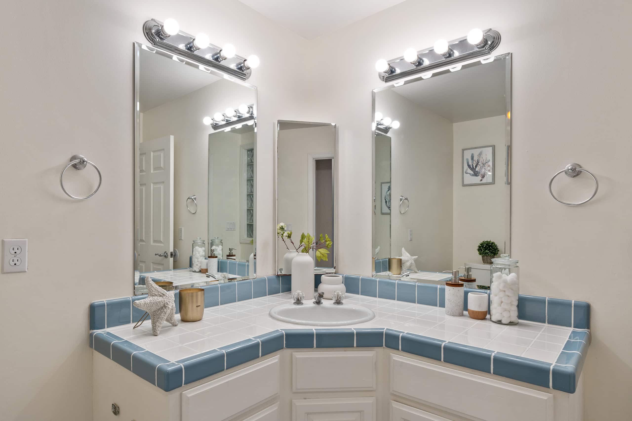 Home in San Francisco · ★4.89 · 1 bedroom · 1 bed · 1 bath - Image 16