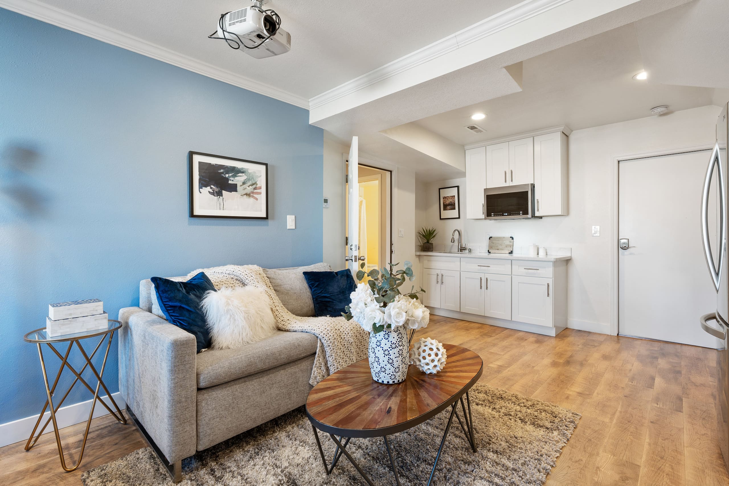 Home in San Francisco · ★4.89 · 1 bedroom · 1 bed · 1 bath - Image 3