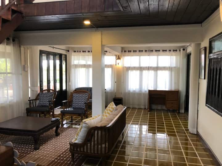 Delightful 3 Bedrooms Thai Lanna Style House. - San Kamphaeng