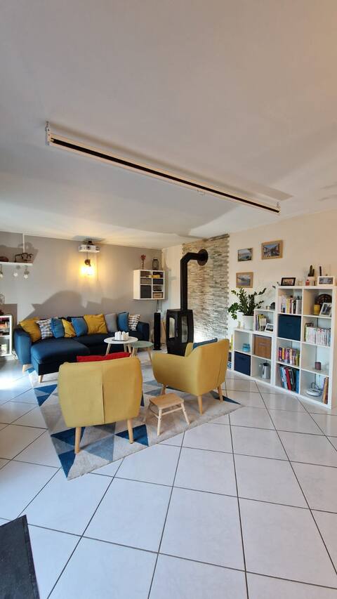 Charming House with Garden and Parking