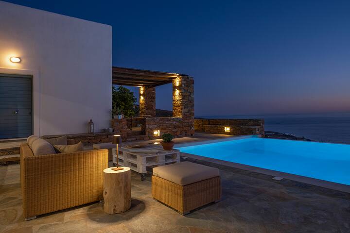 Villa Petra – Luxury Cycladic Villa in Koundouros