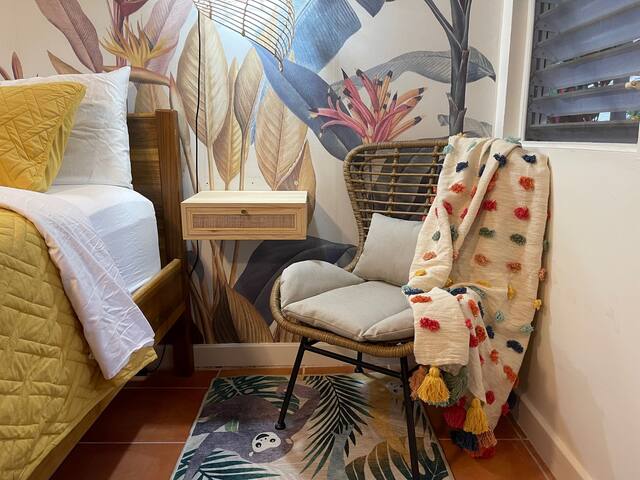 Entire Alux House -5 separate units, 5 bed, 6 bath gallery image 4