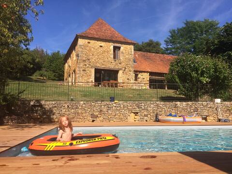 House near Bugue with pool