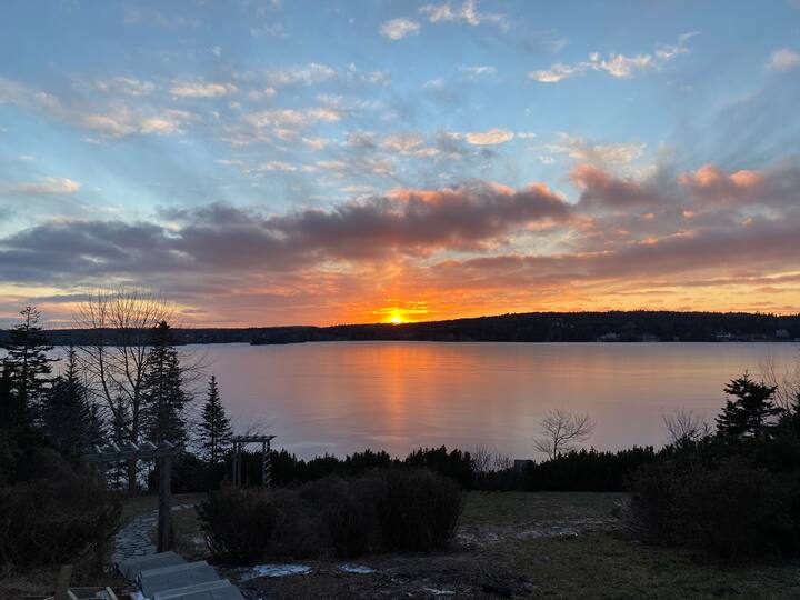 Le RendezVous your Lake Front retreat Guest suites for Rent in Head