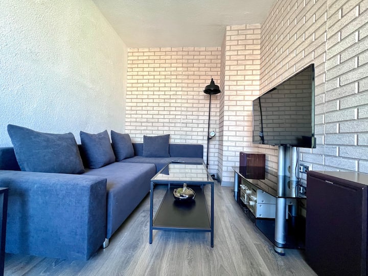 Luxury Residence, Centrally Located, 3 Rooms Condominiums for Rent in