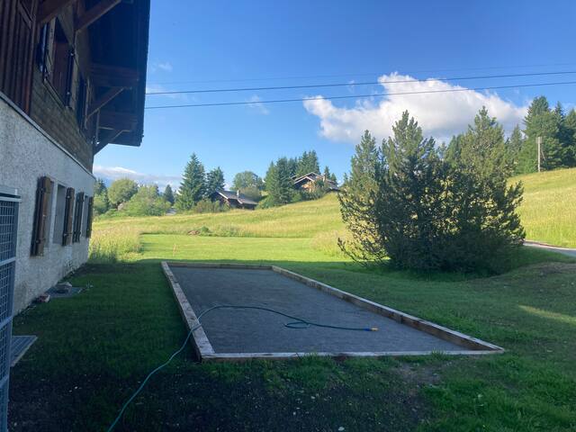 Chalet Bel-Oiseau pour groupes, billard pétanque. gallery image 4