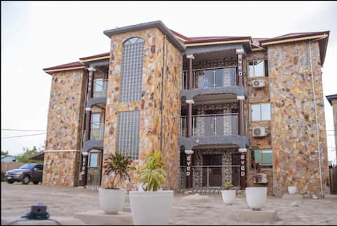 Massive 12Bed at EVED Guesthouse & Apartments