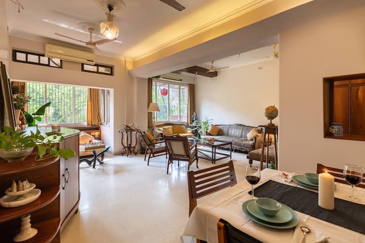 Wooden Retreat With Sea Breeze In Bandra West - Mumbai
