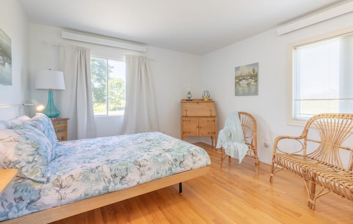 Bedroom 2 - 1st level
